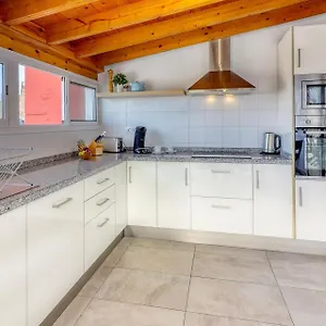 Big Terraced House, 100m To The Beach, With Bbq And Sea View Сasa de vacaciones